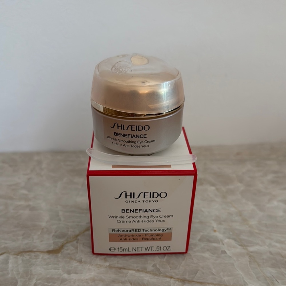 Shiseido Benefiance Weinkle Smoothing Eye Cream New in Box